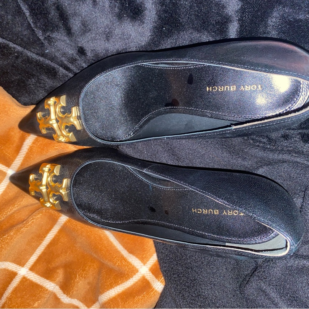 Tory Burch Black Pumps with Gold  Detailing✨